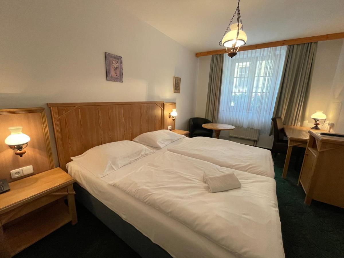 Hotel Ennius Klatovy Extérieur photo